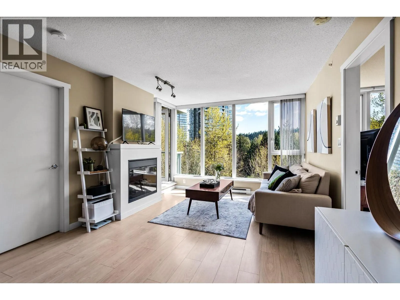 1009 660 NOOTKA WAY