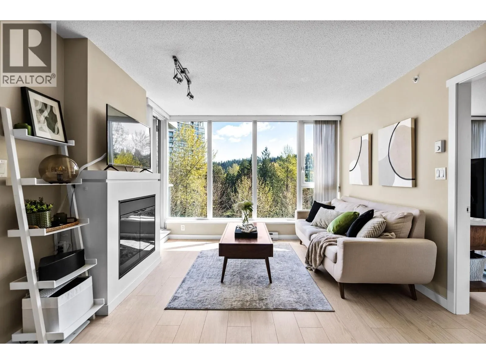 1009 660 NOOTKA WAY