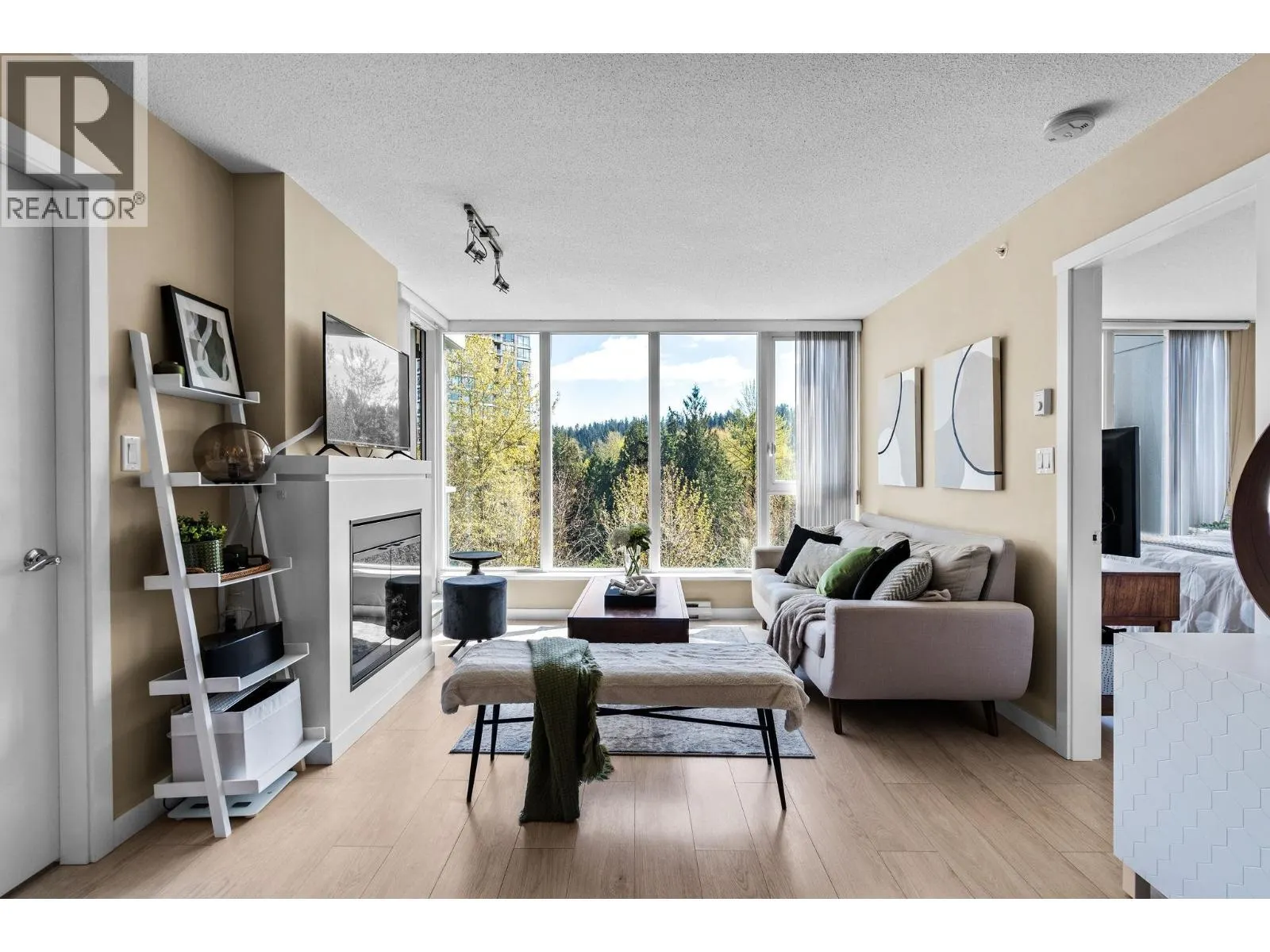 1009 660 NOOTKA WAY