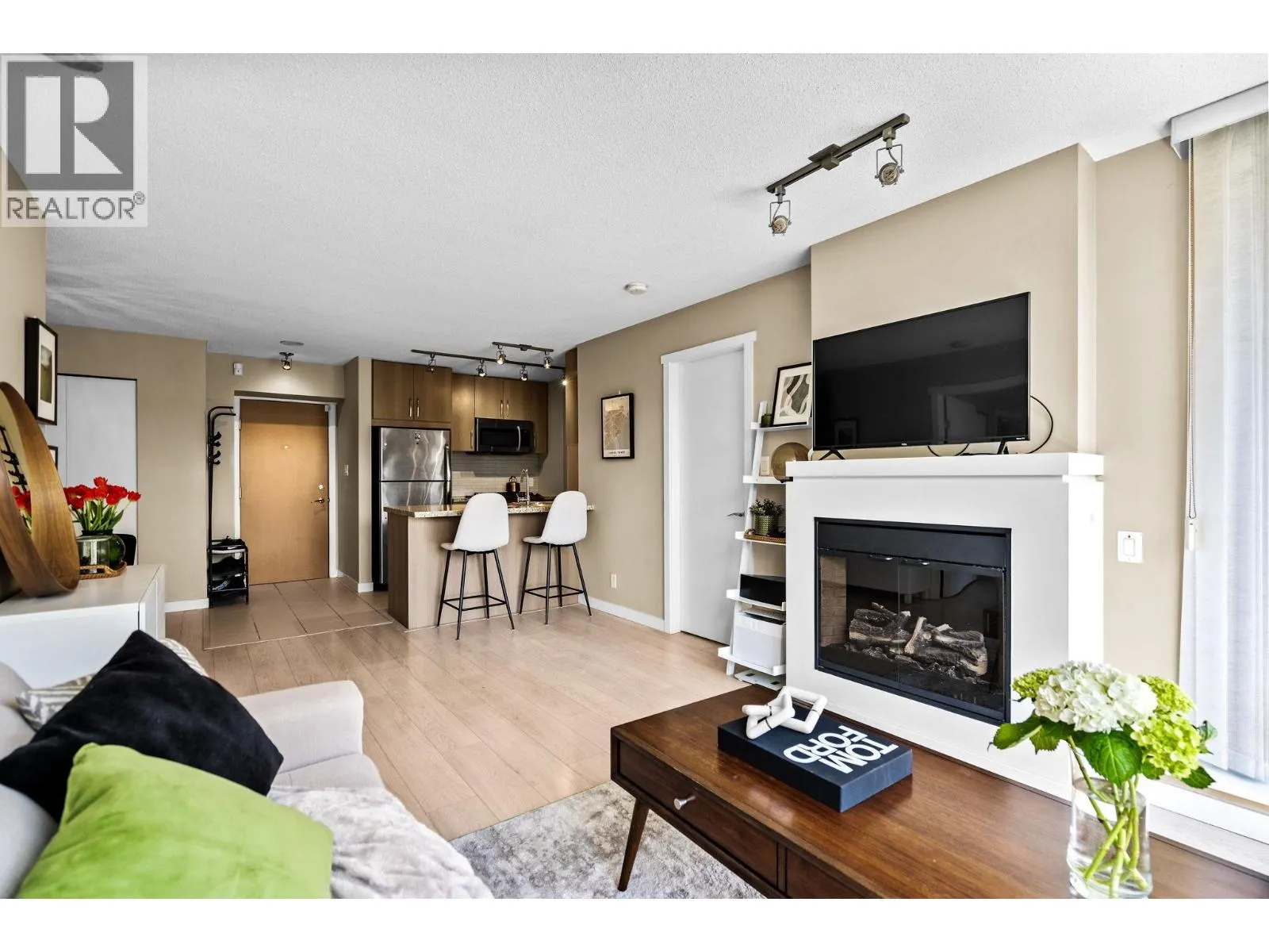 1009 660 NOOTKA WAY