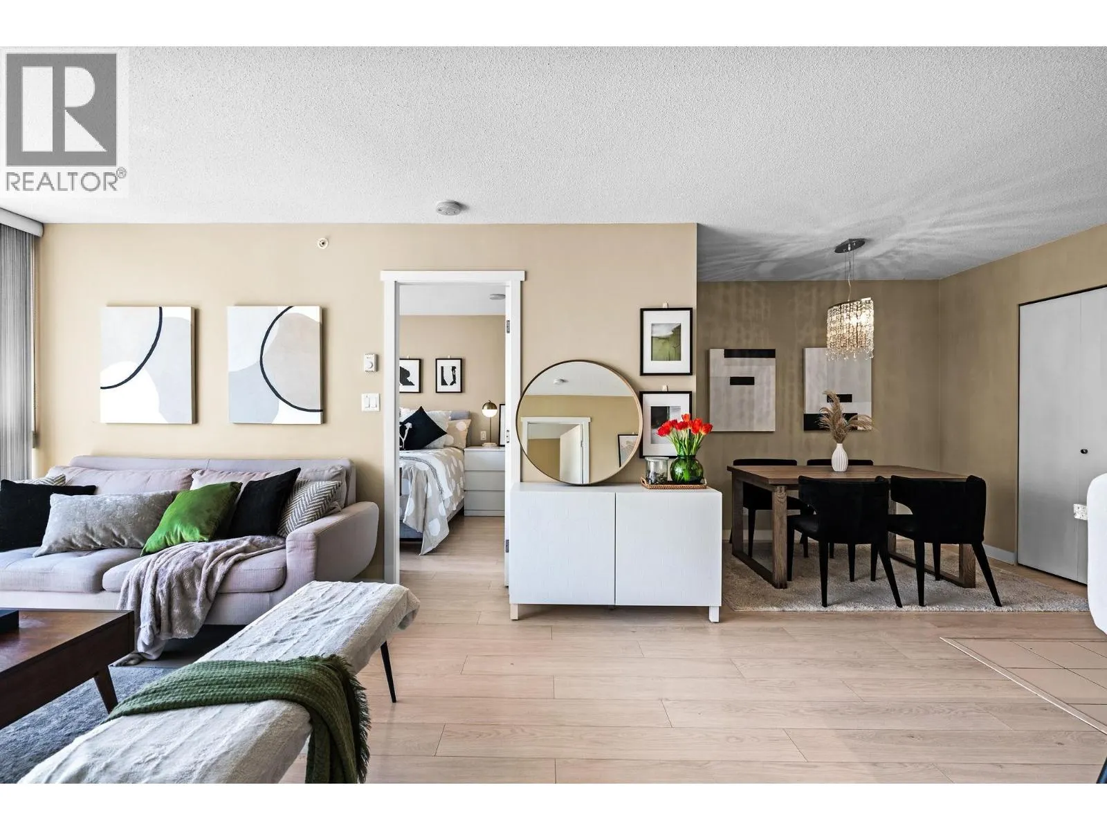 1009 660 NOOTKA WAY