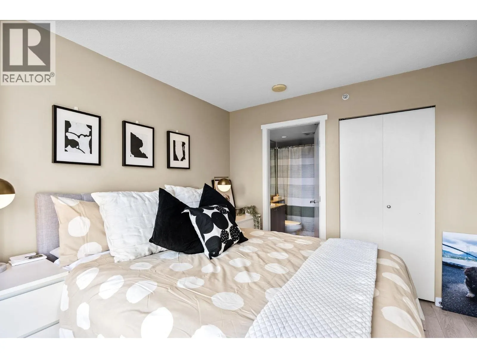 1009 660 NOOTKA WAY