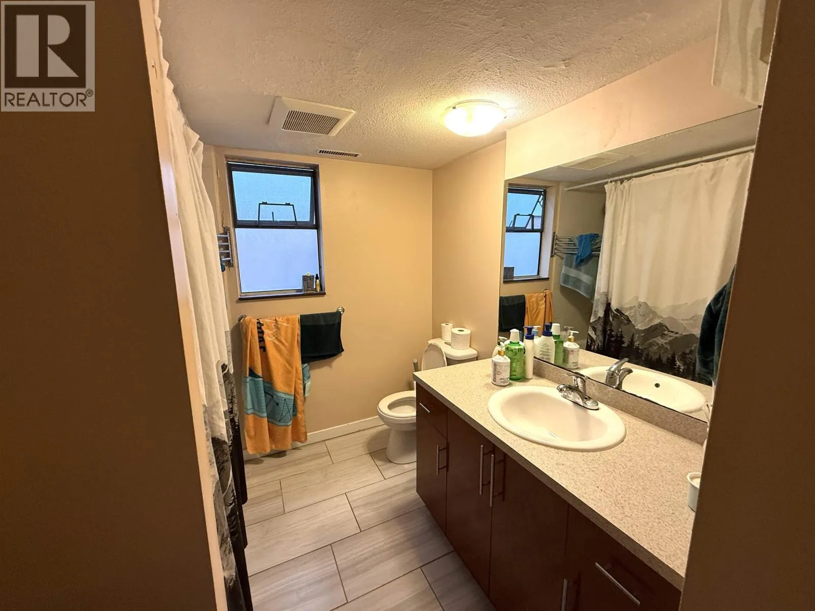 33XX QUEENS AVENUE