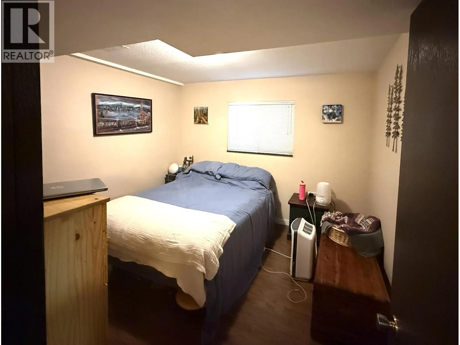 33XX QUEENS AVENUE
