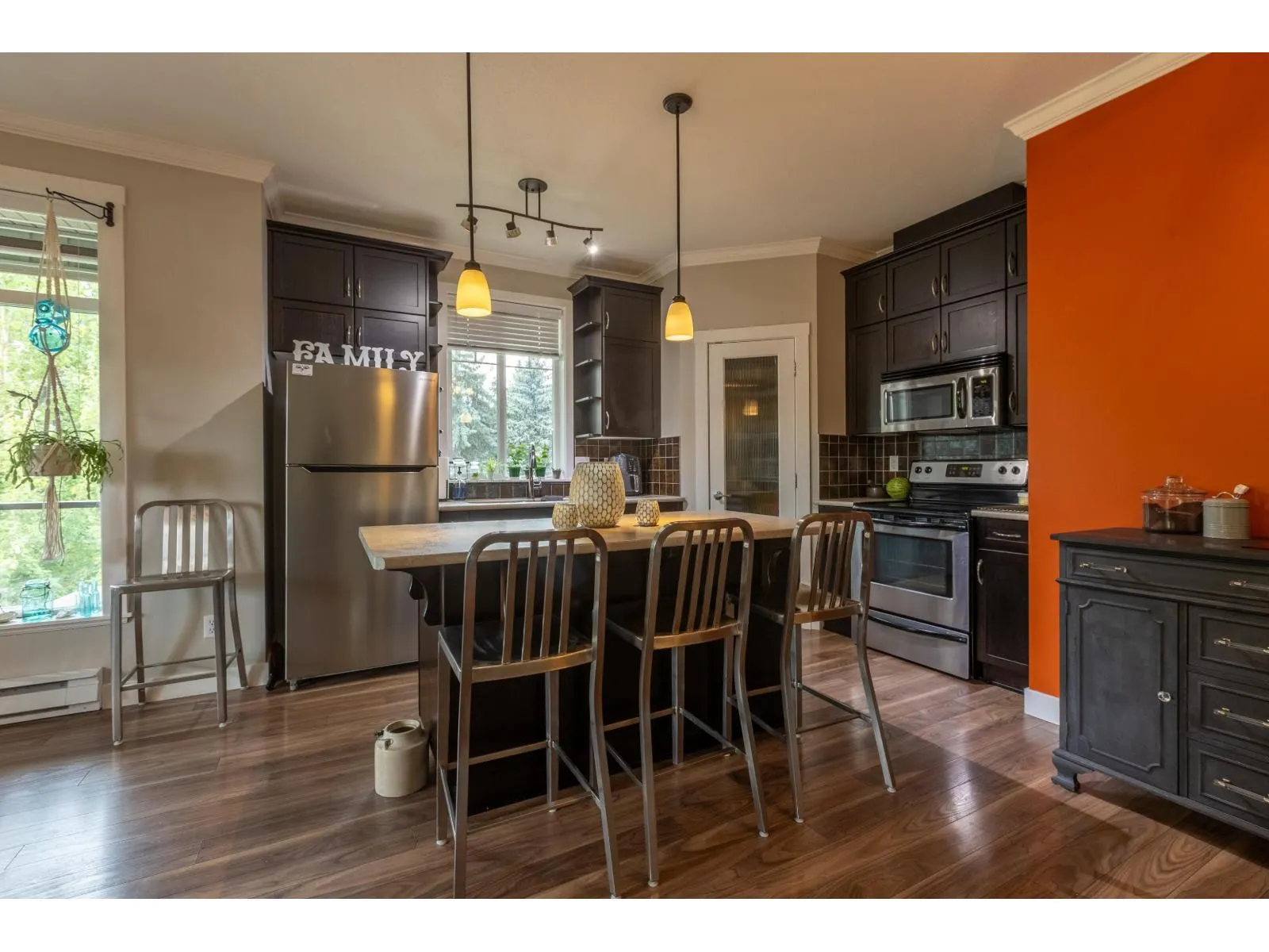 410 2038 SANDALWOOD CRESCENT