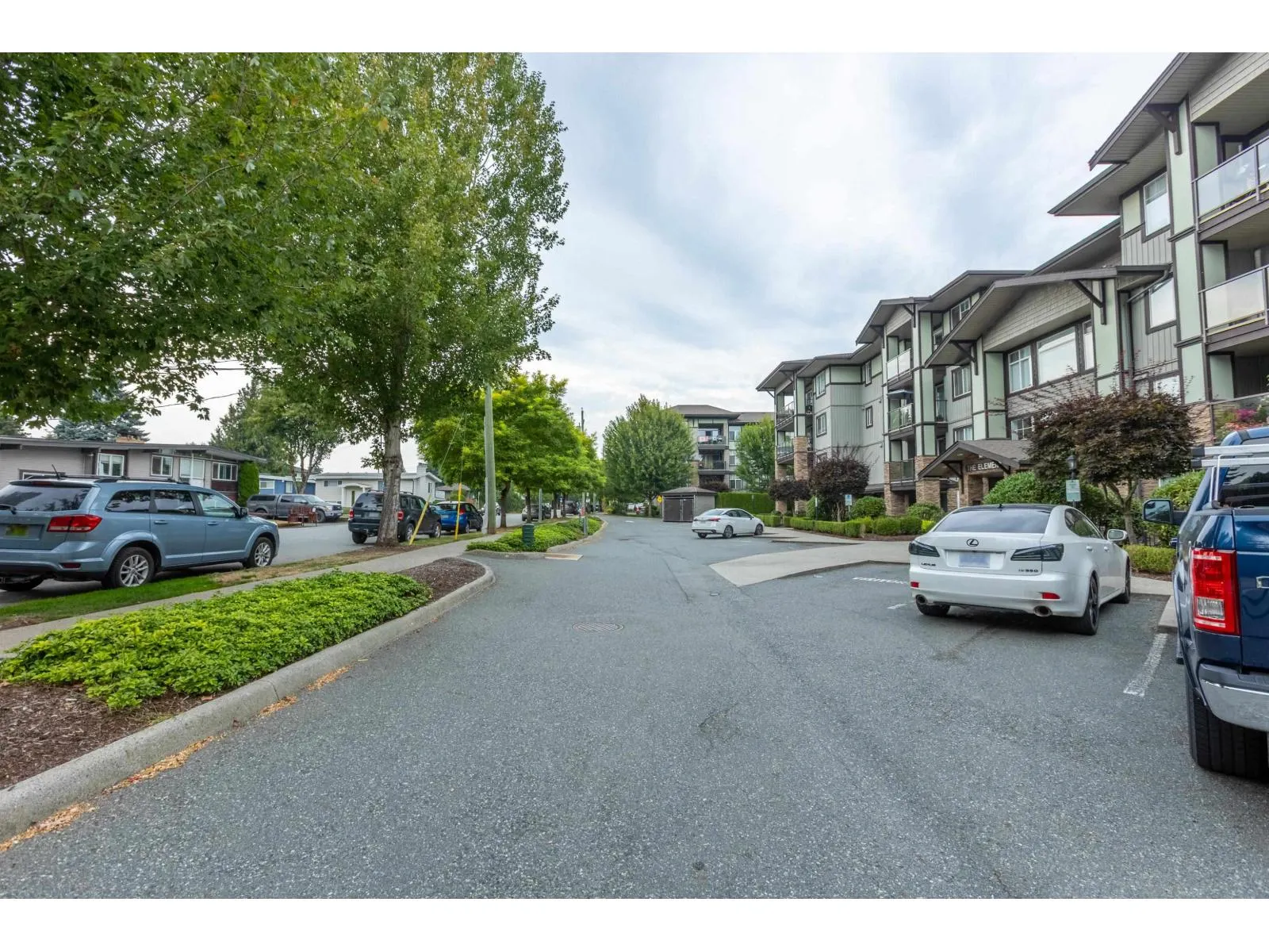 410 2038 SANDALWOOD CRESCENT