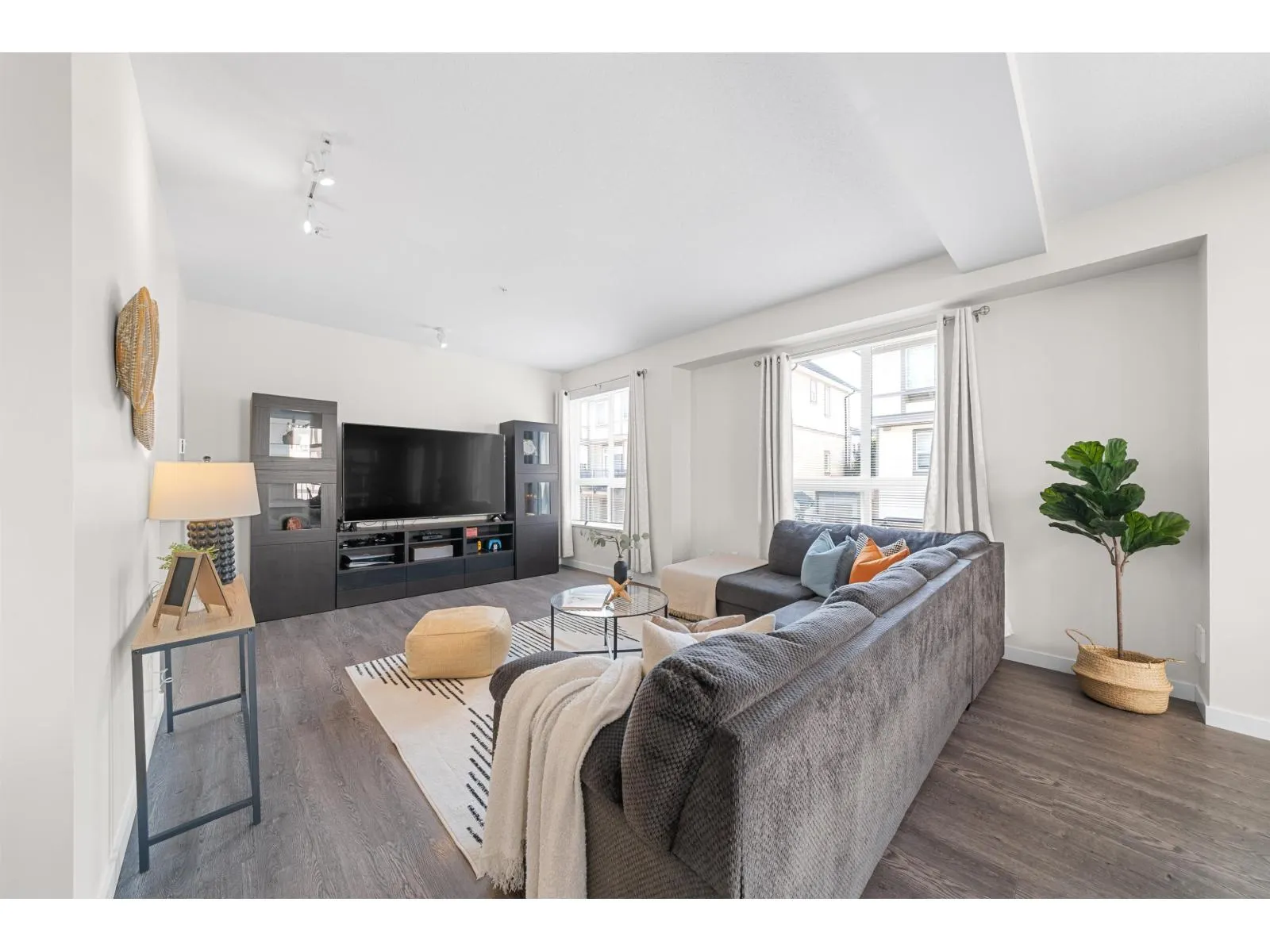 73 7848 209TH STREET