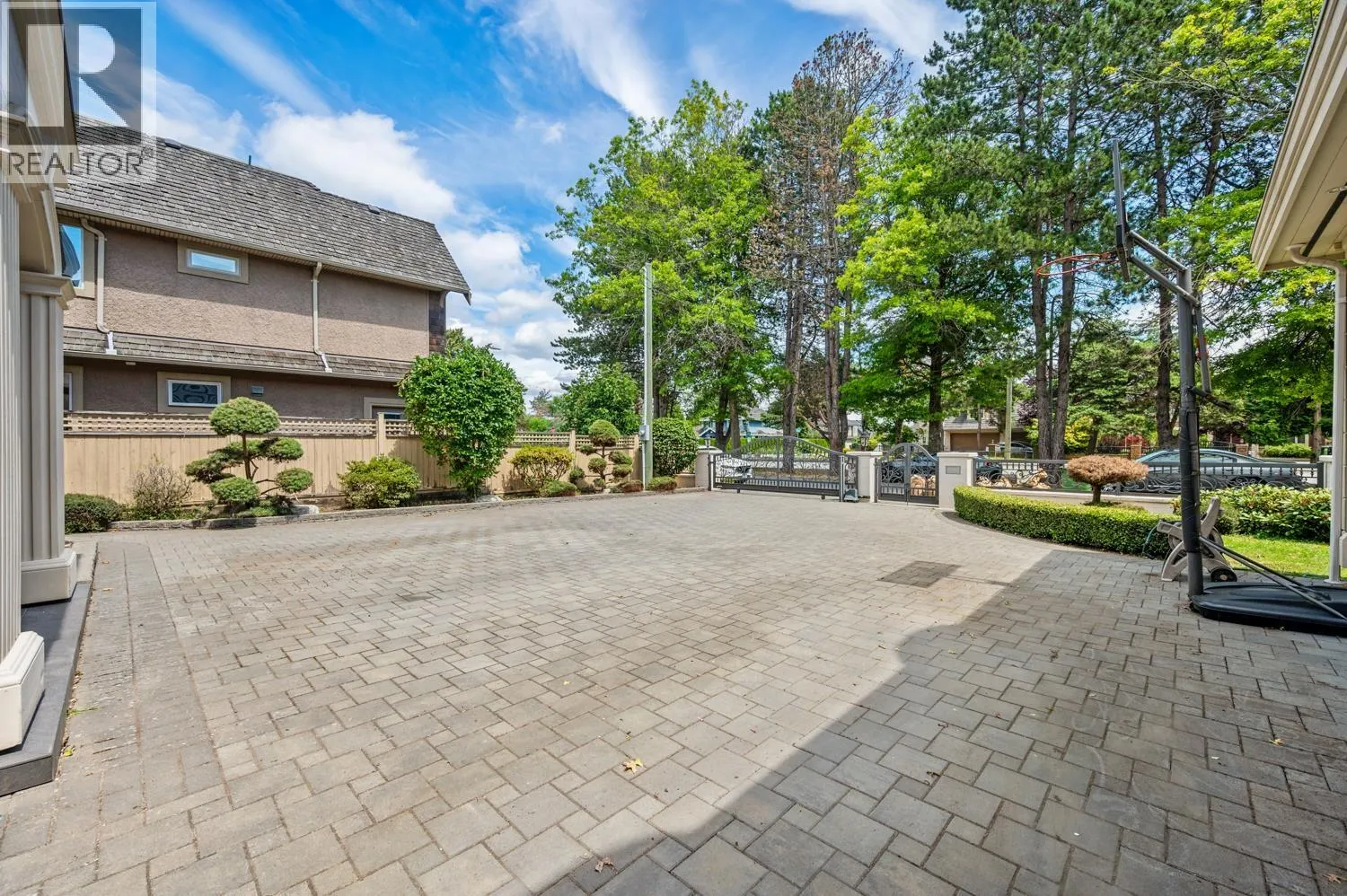9531 GILBERT CRESCENT