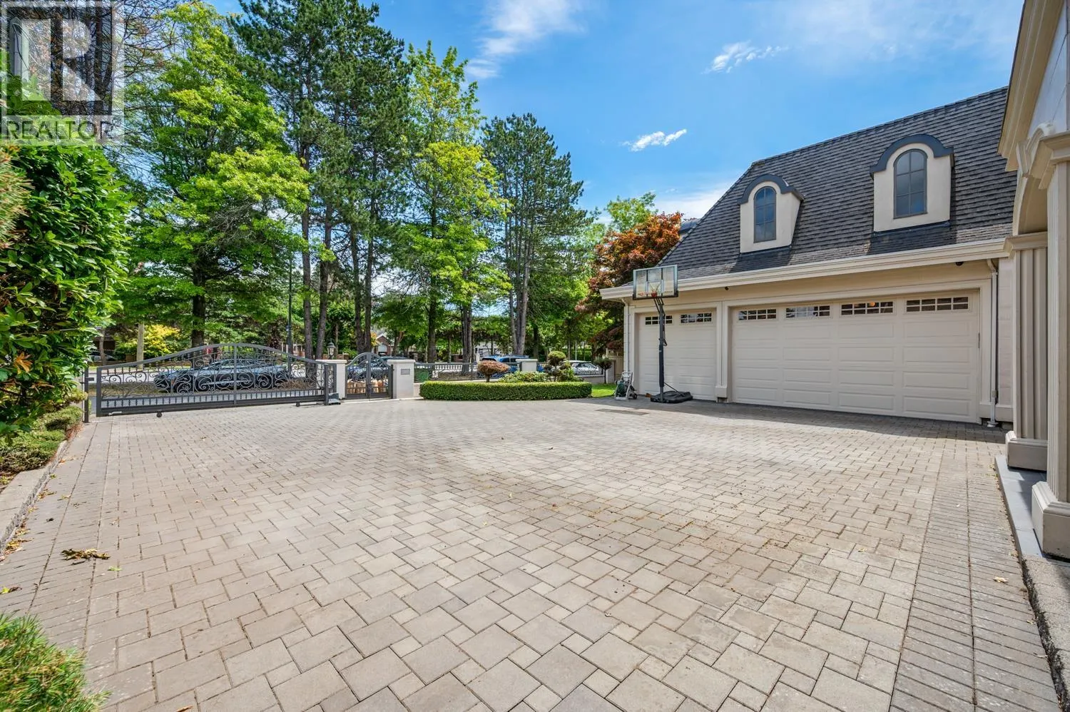 9531 GILBERT CRESCENT