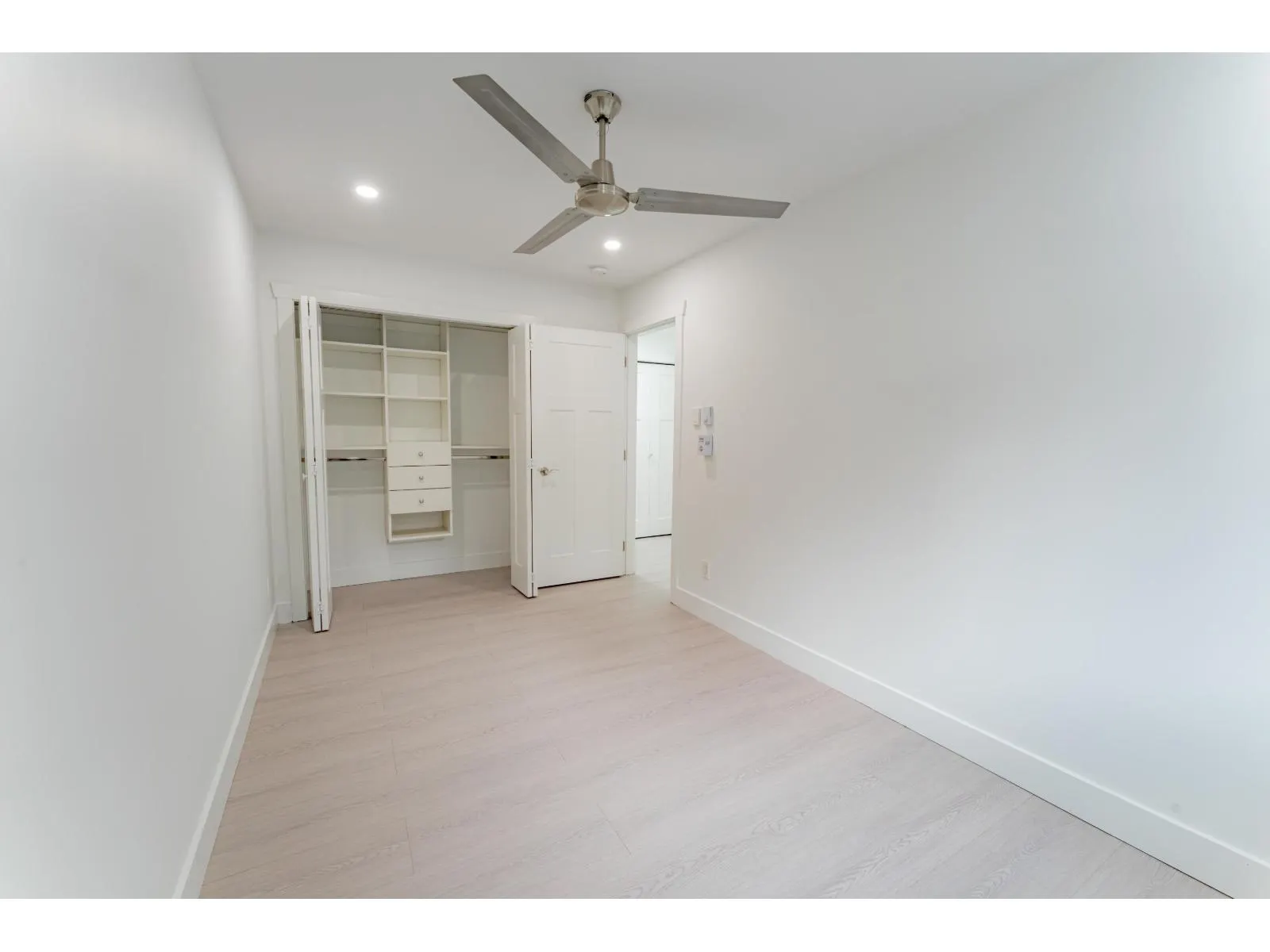 13 14285 64 AVENUE