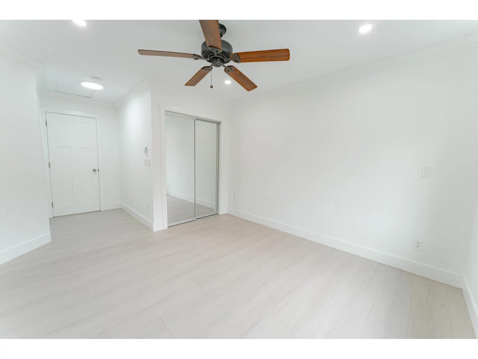 13 14285 64 AVENUE