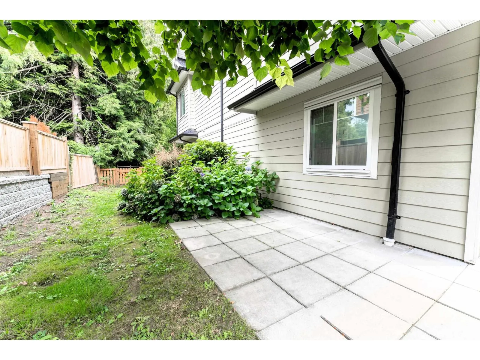 13 14285 64 AVENUE