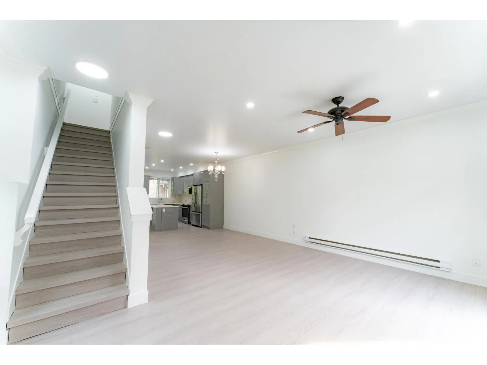 13 14285 64 AVENUE