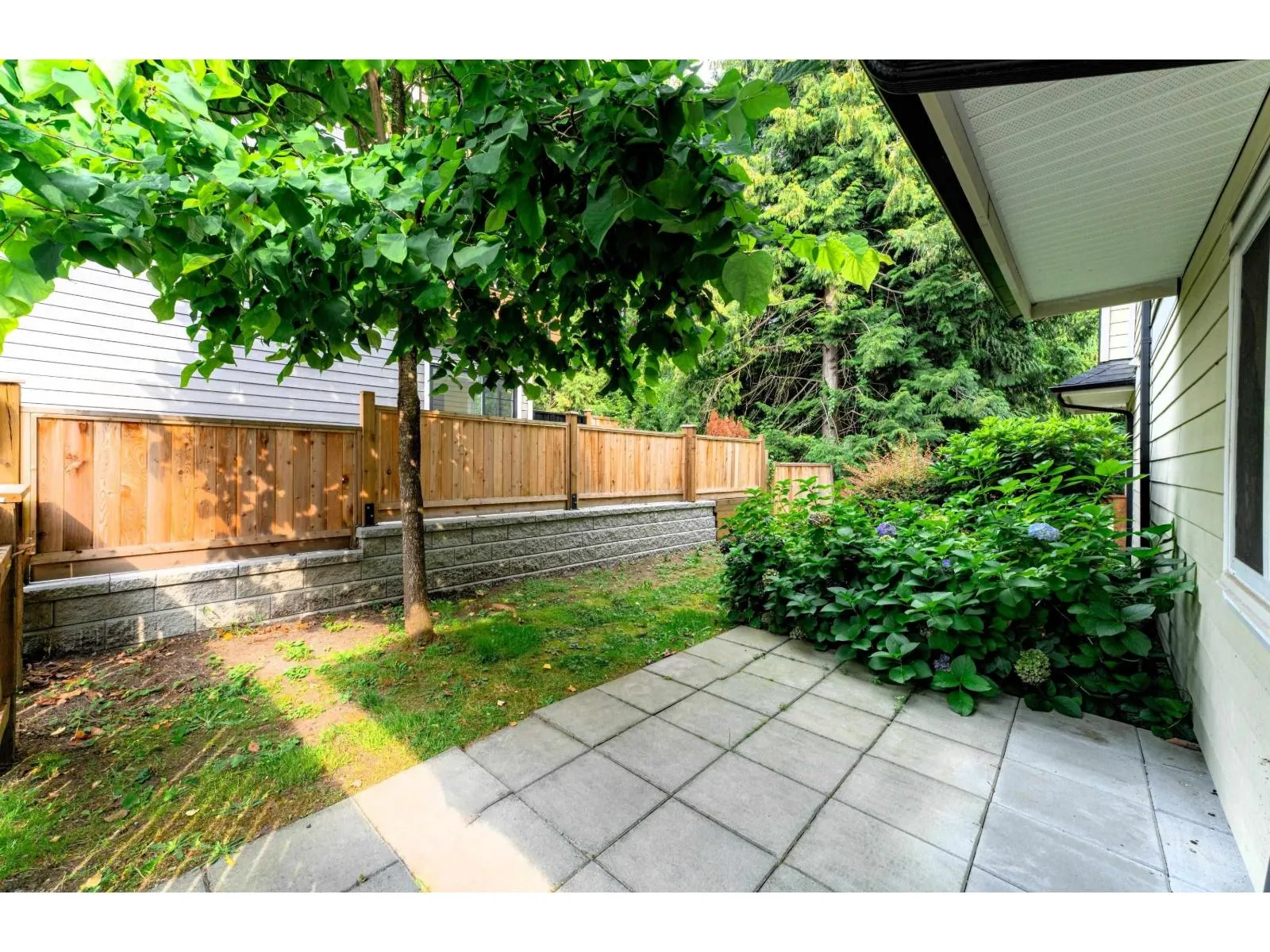 13 14285 64 AVENUE