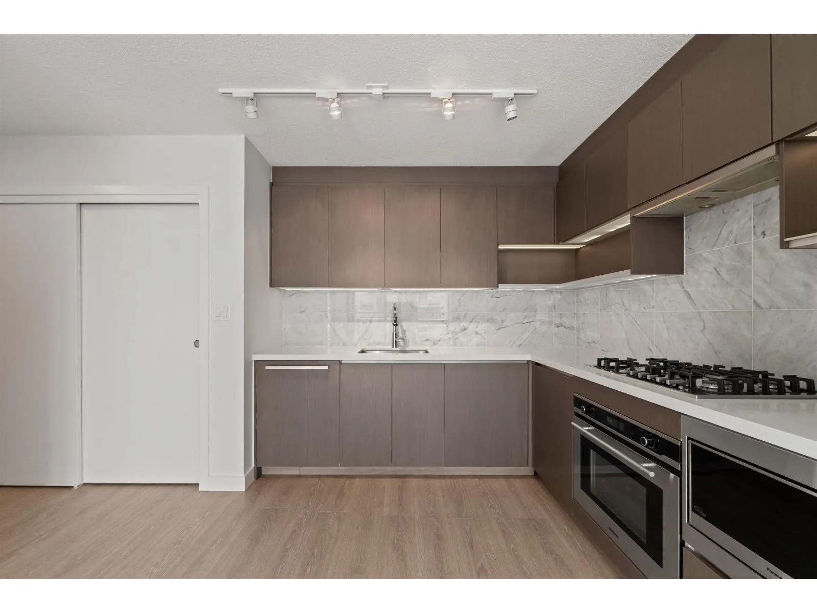 4101 13696 100 AVENUE