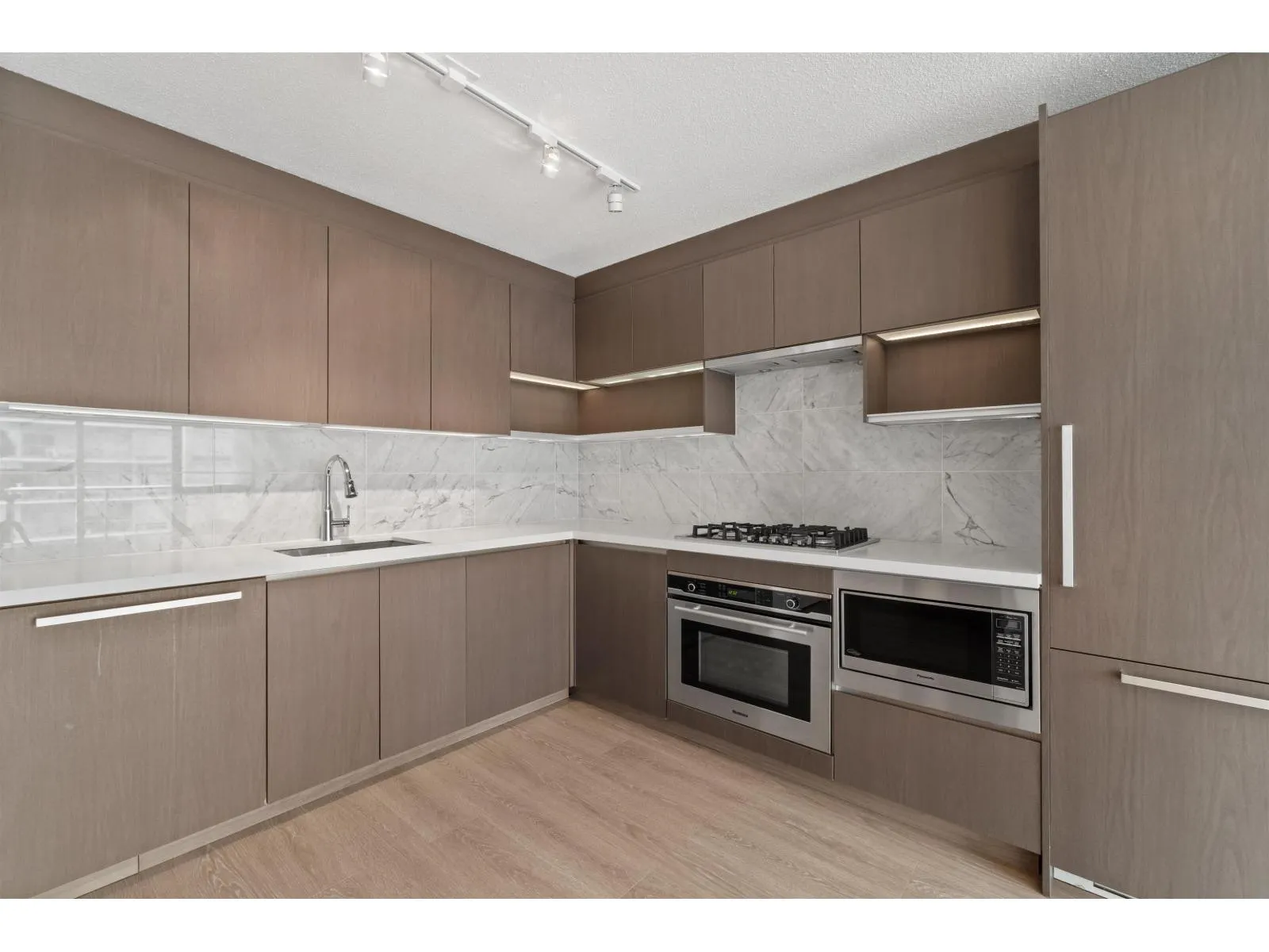 4101 13696 100 AVENUE