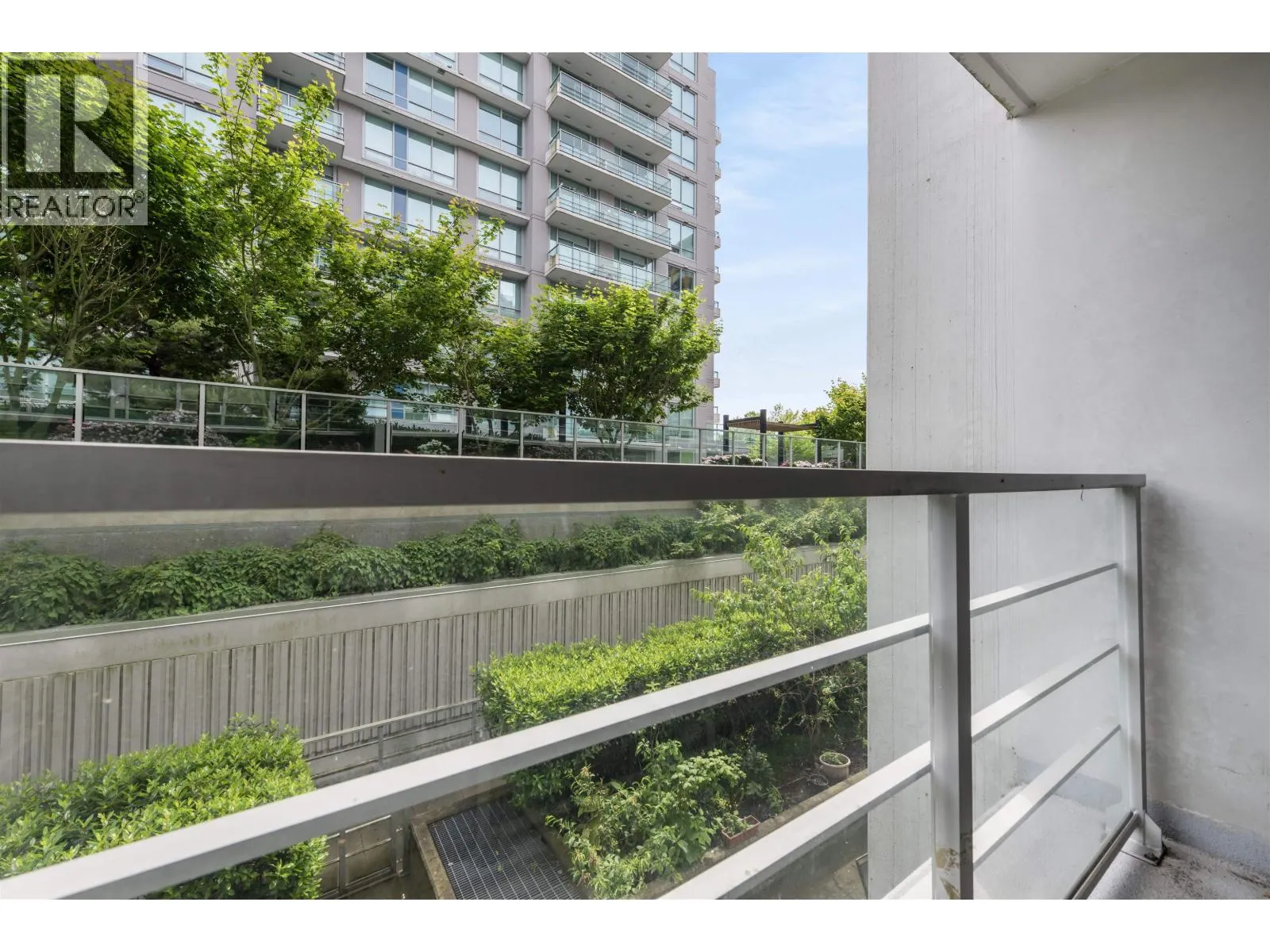 511 8280 LANSDOWNE ROAD