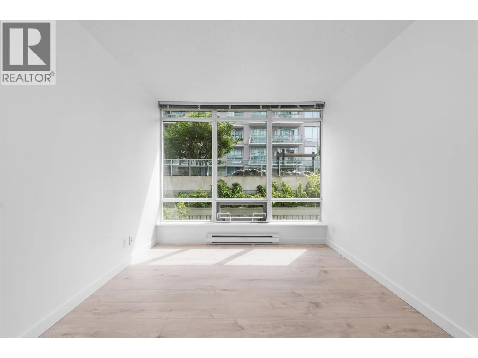 511 8280 LANSDOWNE ROAD