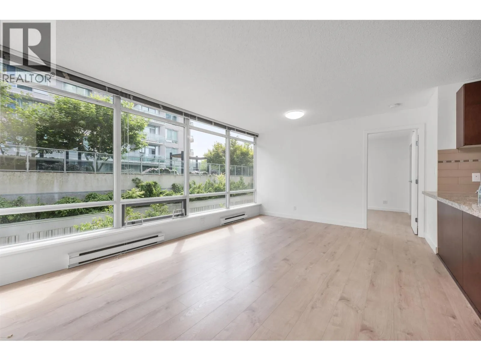 511 8280 LANSDOWNE ROAD