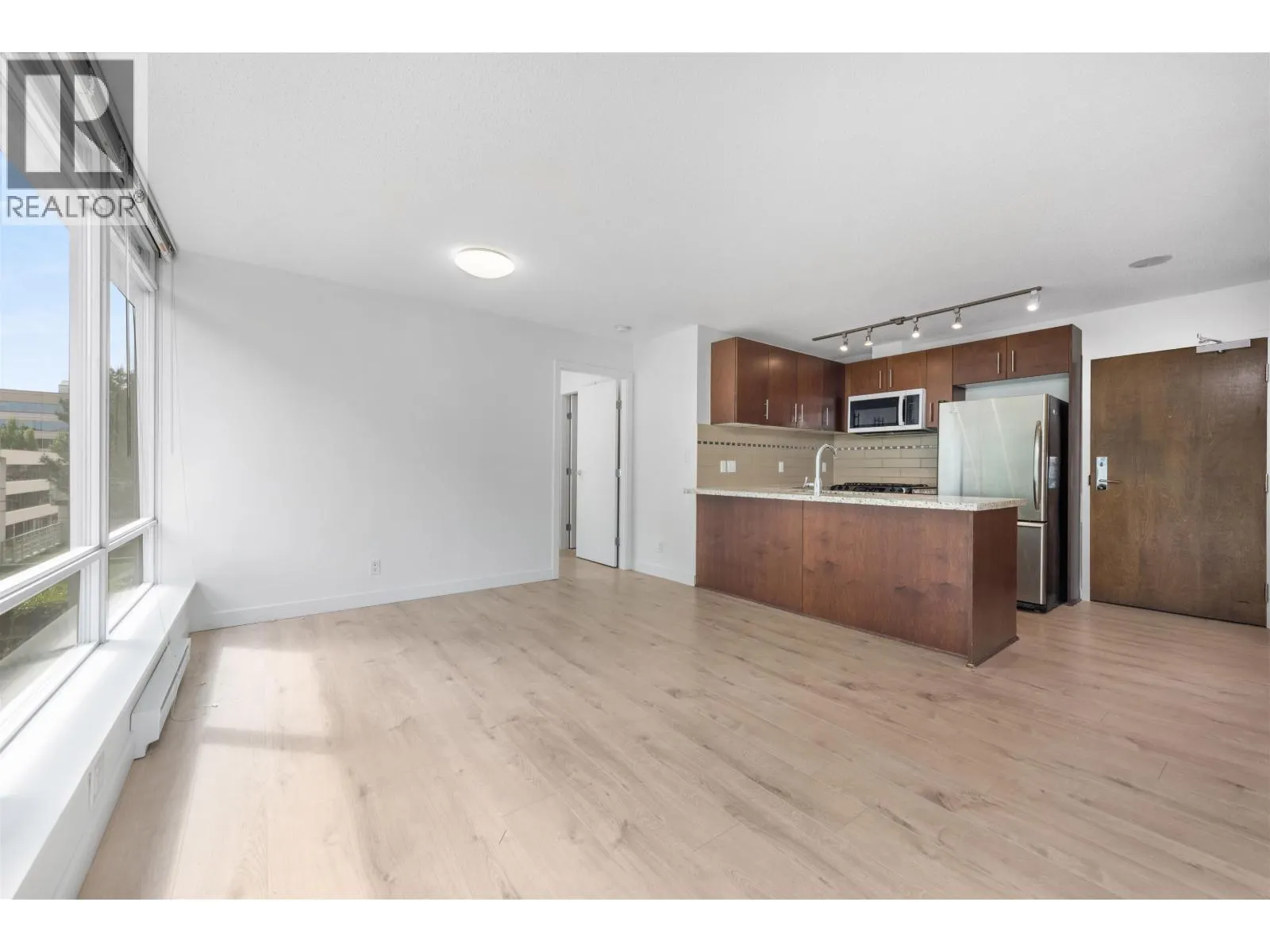 511 8280 LANSDOWNE ROAD