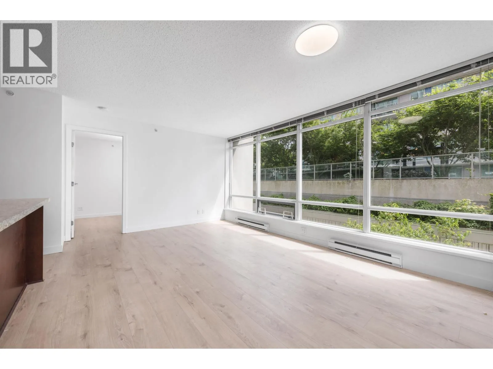511 8280 LANSDOWNE ROAD