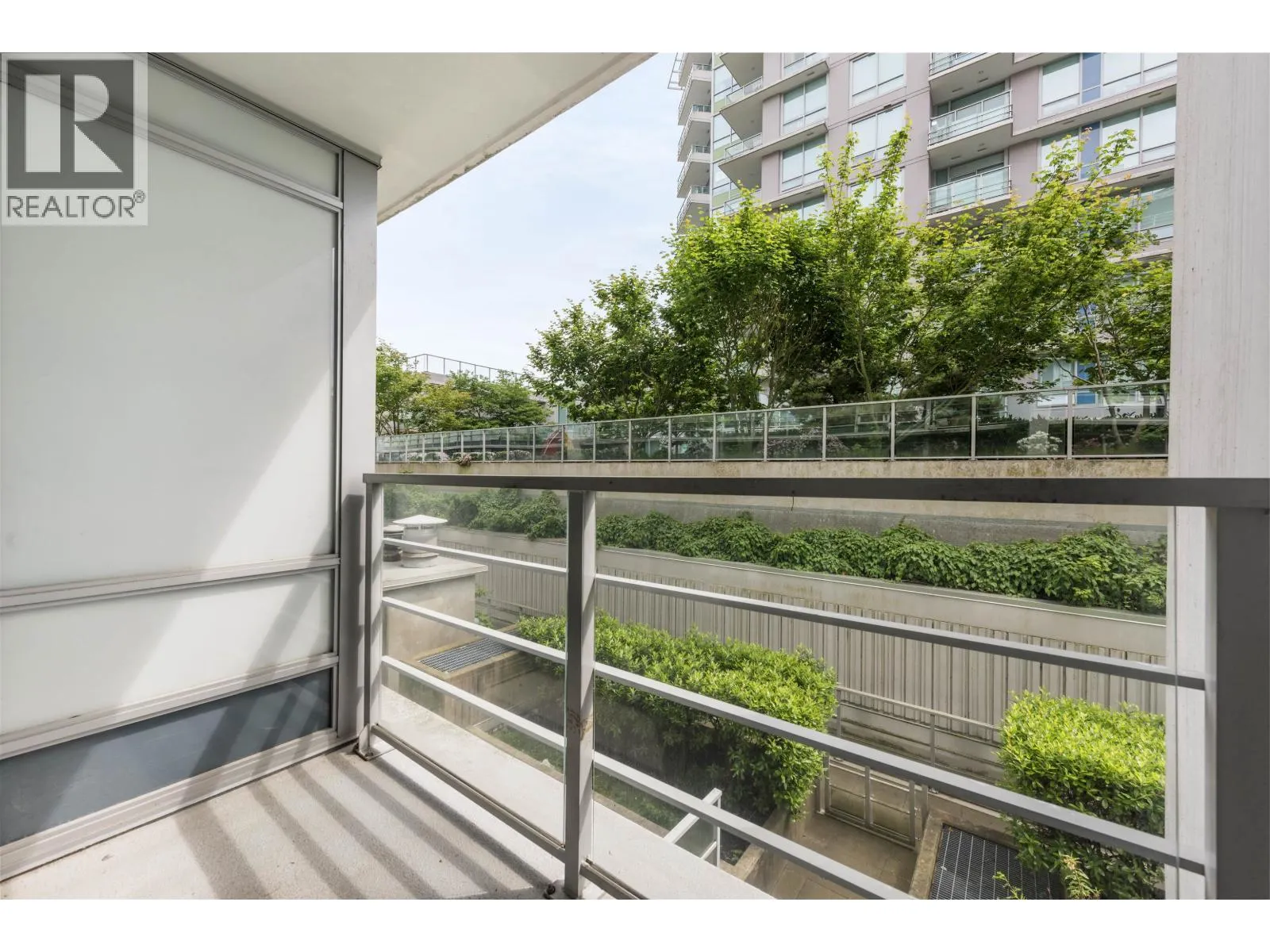 511 8280 LANSDOWNE ROAD