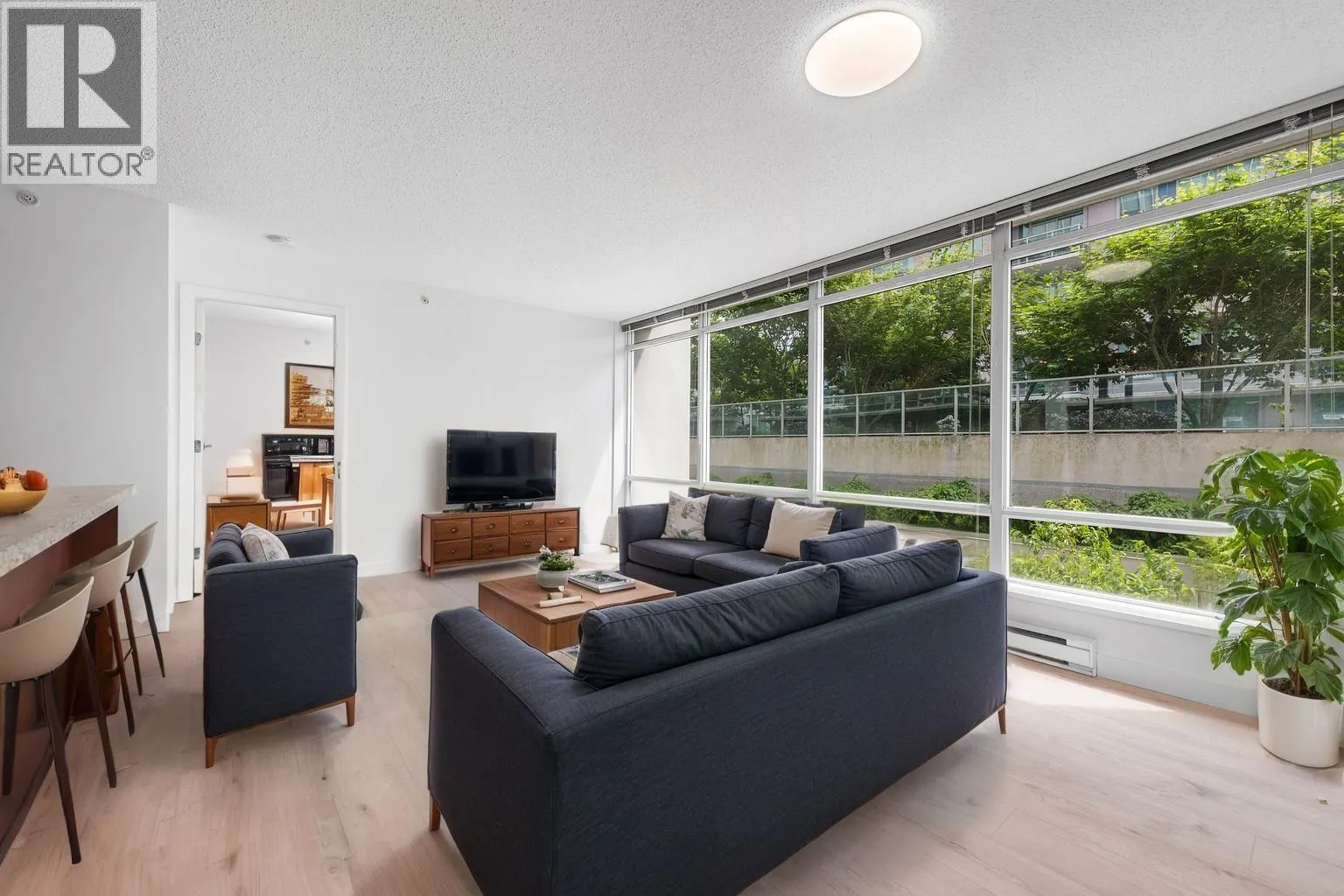 511 8280 LANSDOWNE ROAD