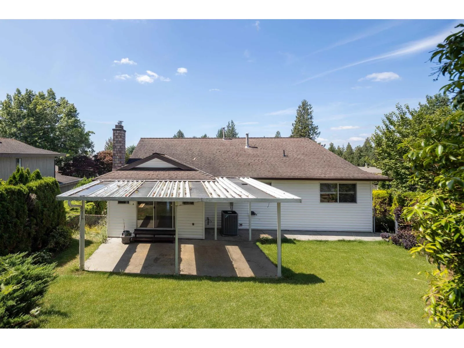 2138 ESSEX DRIVE
