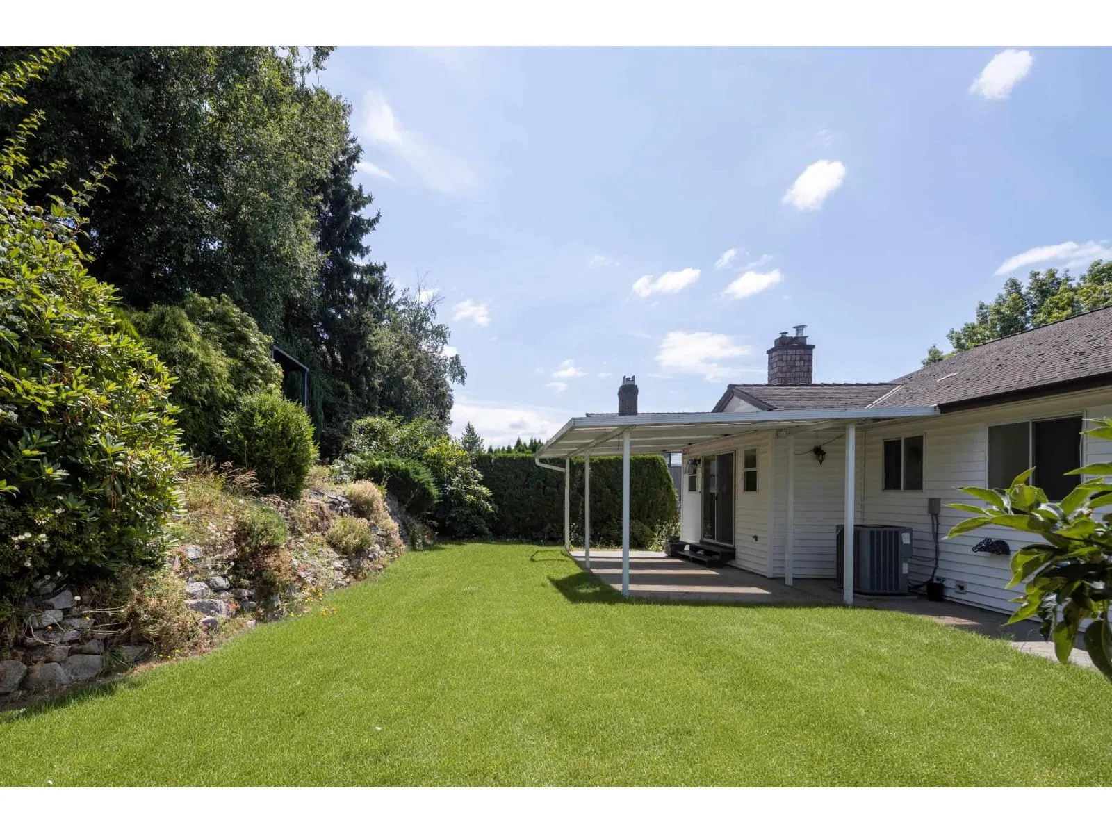 2138 ESSEX DRIVE
