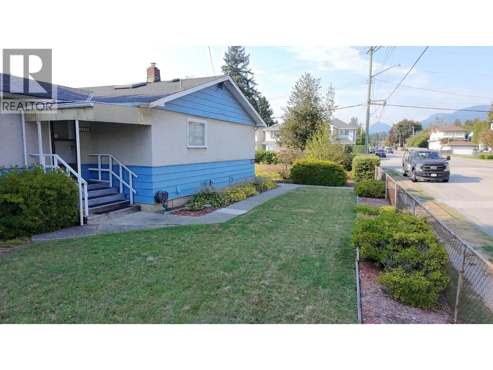 3047 OXFORD STREET