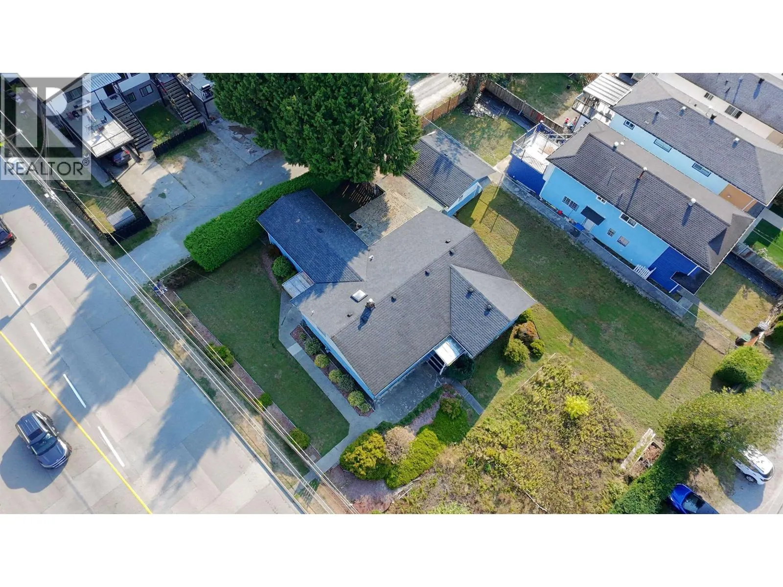 3047 OXFORD STREET