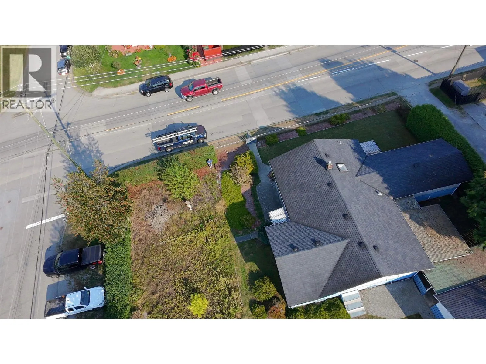 3047 OXFORD STREET