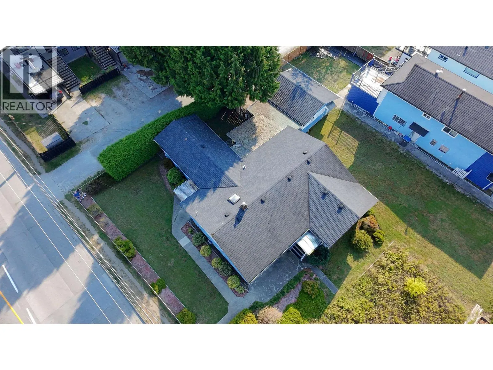 3047 OXFORD STREET