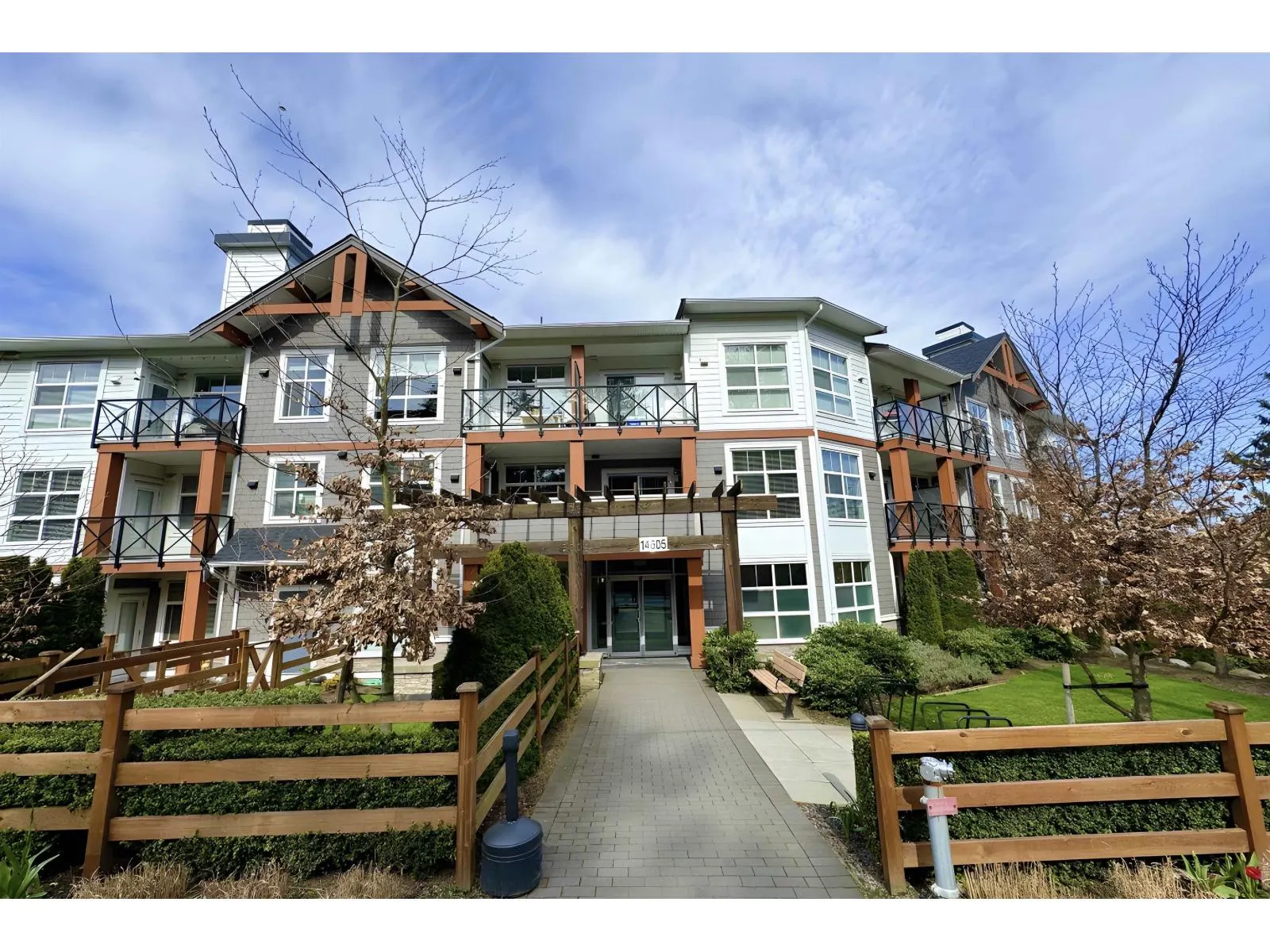 101 14605 MCDOUGALL DRIVE