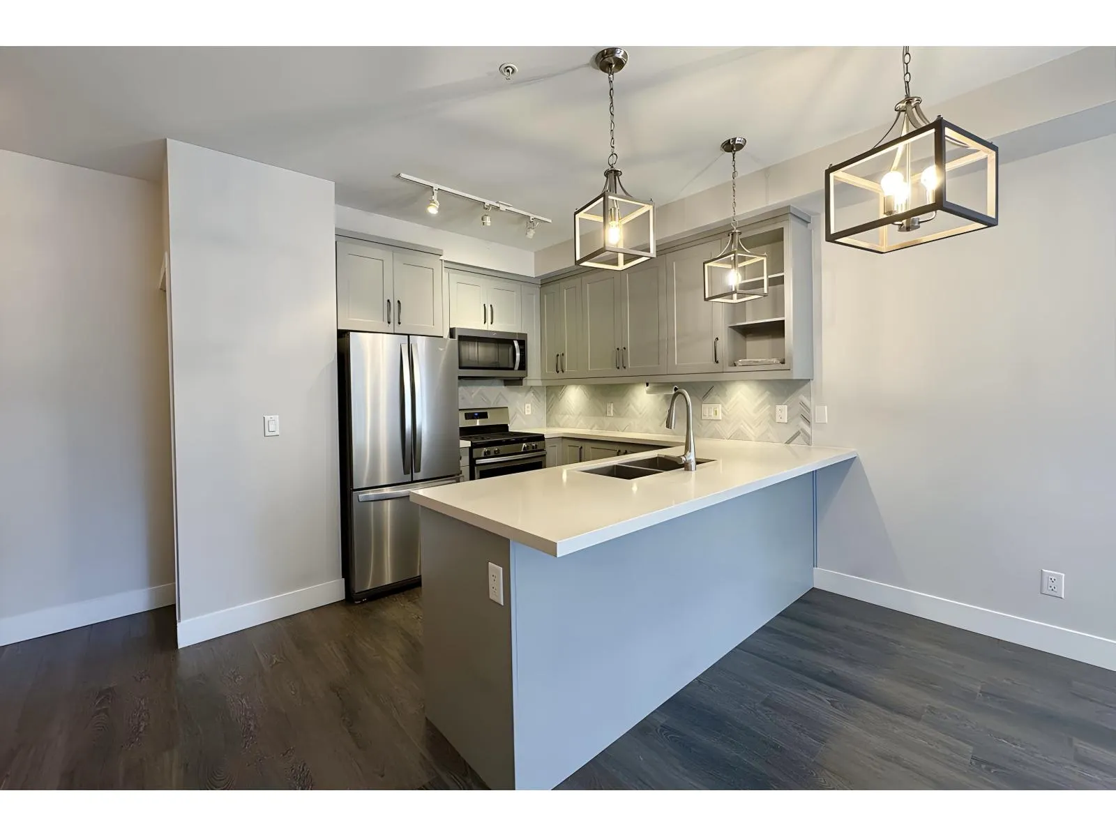 101 14605 MCDOUGALL DRIVE