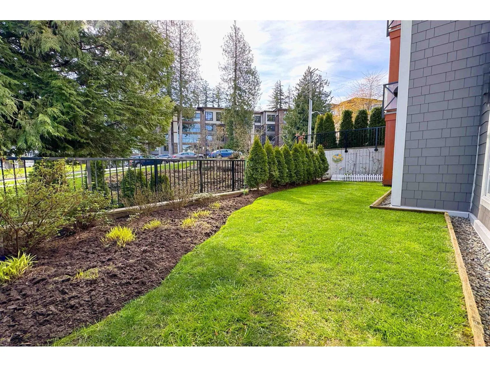 101 14605 MCDOUGALL DRIVE