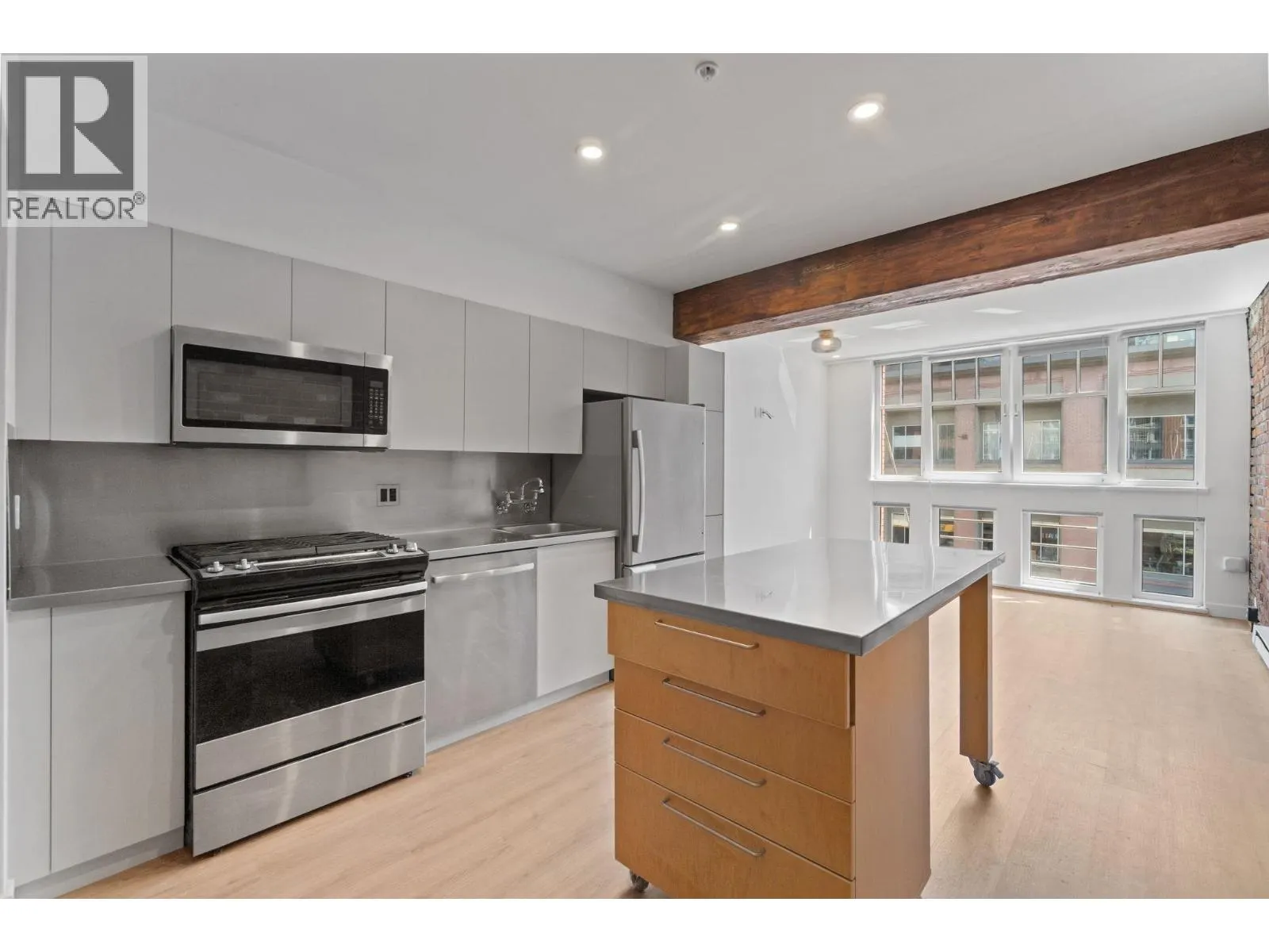308 1072 HAMILTON STREET