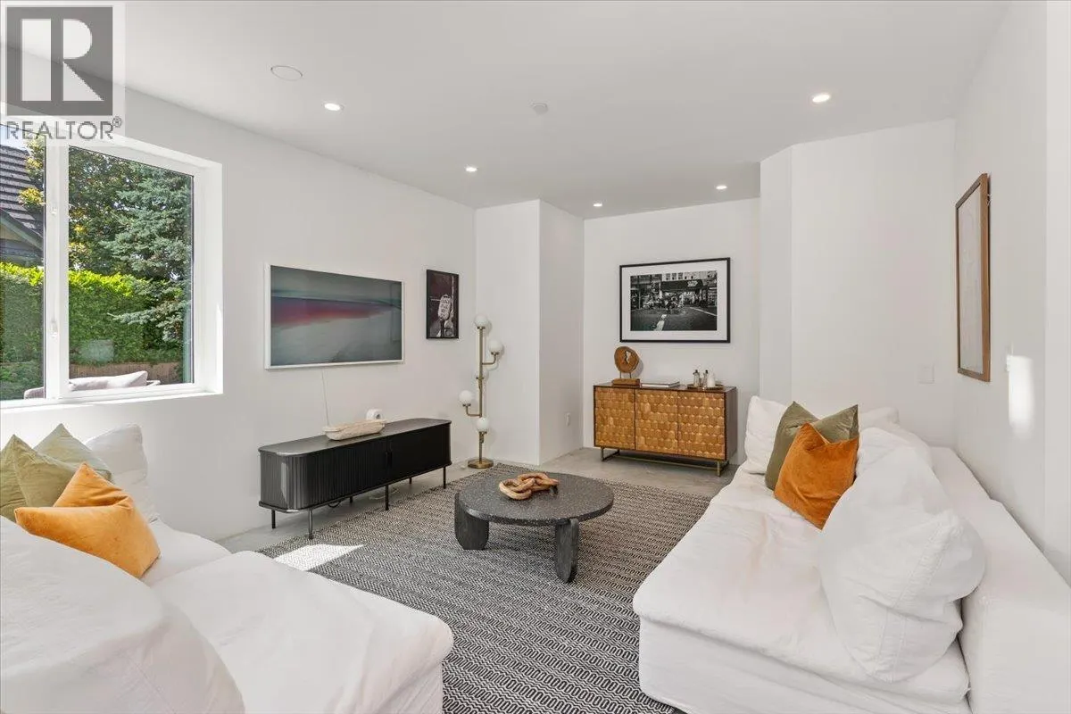 1910 QUILCHENA CRESCENT