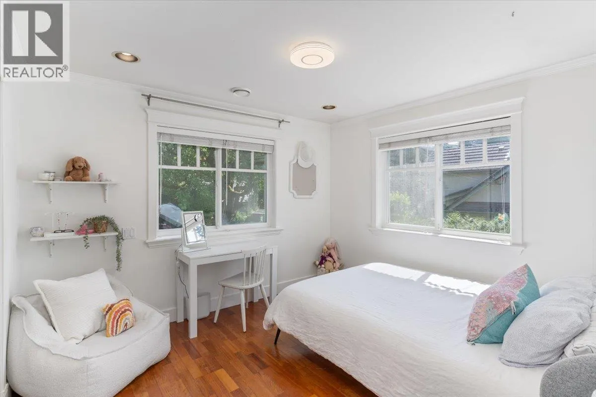 1910 QUILCHENA CRESCENT