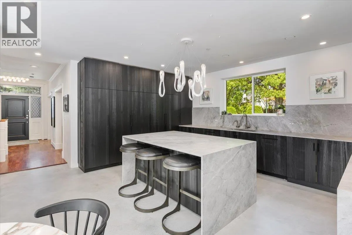 1910 QUILCHENA CRESCENT