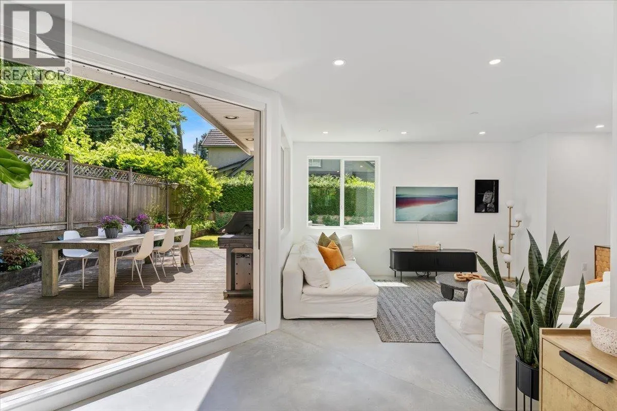 1910 QUILCHENA CRESCENT