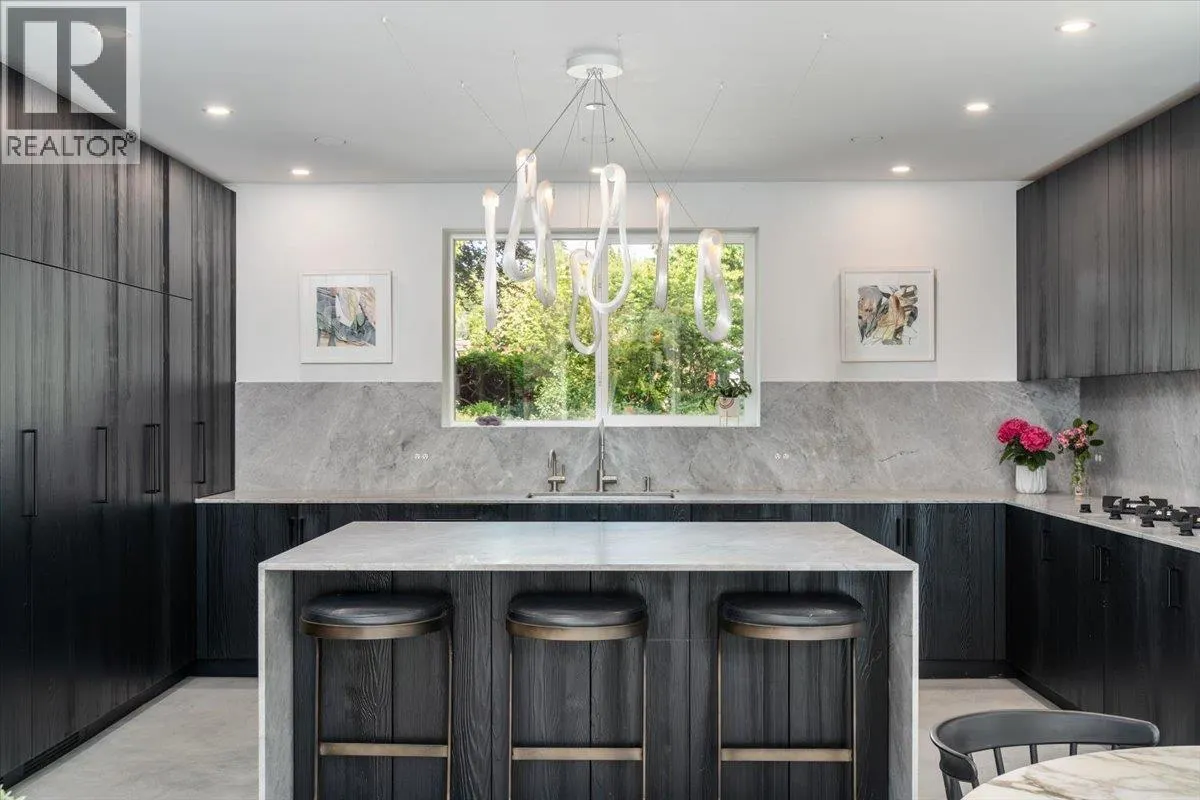 1910 QUILCHENA CRESCENT