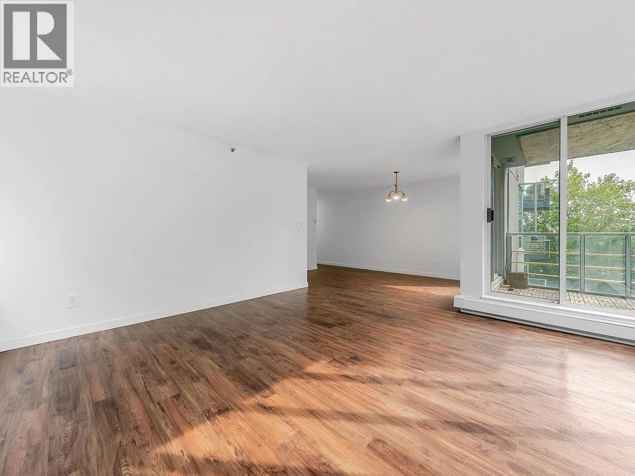 307 3061 E KENT AVENUE NORTH