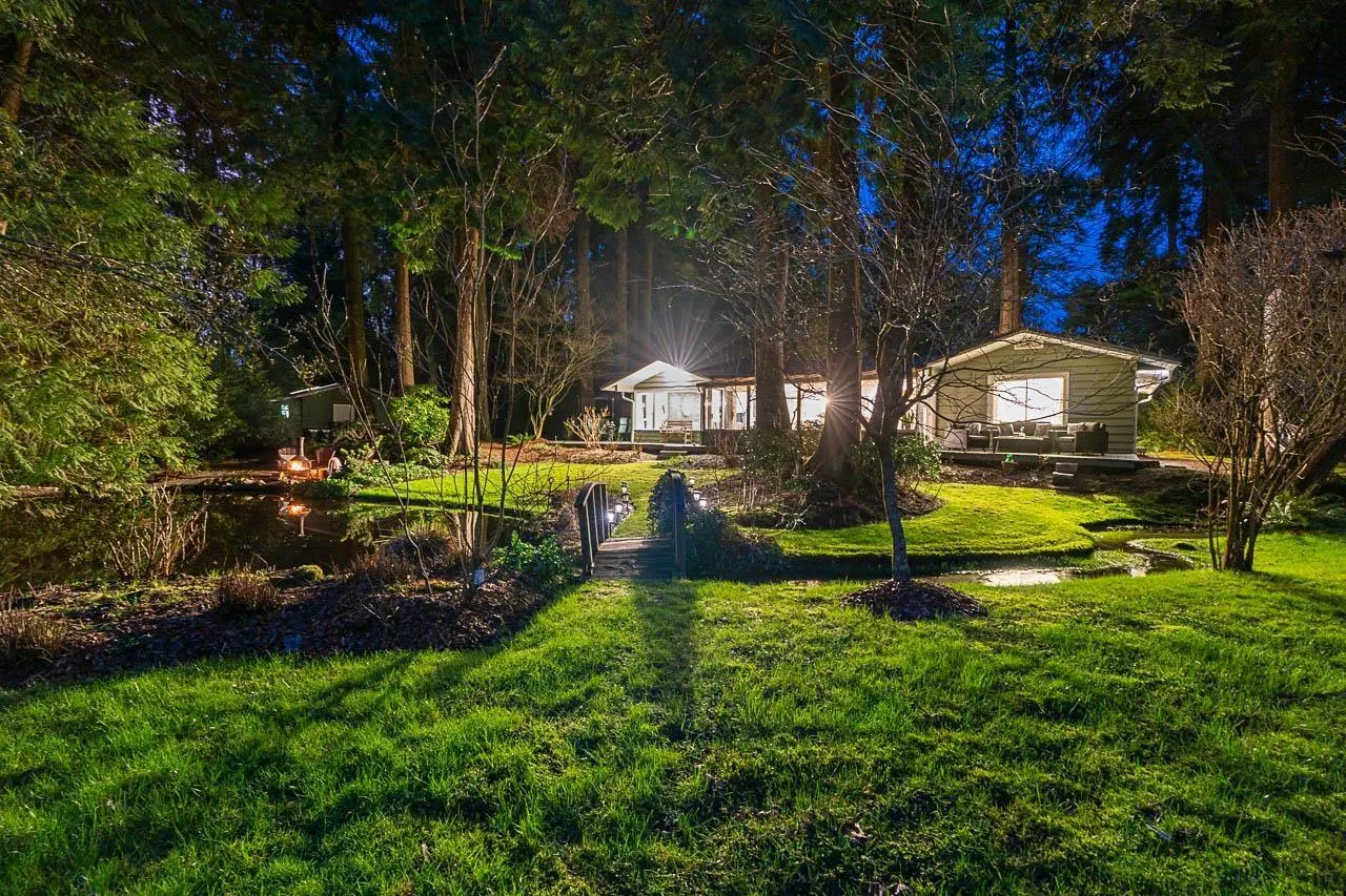 18 CLOVERMEADOW CRESCENT