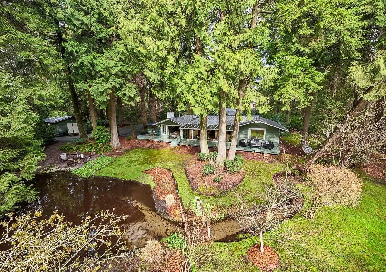 18 CLOVERMEADOW CRESCENT