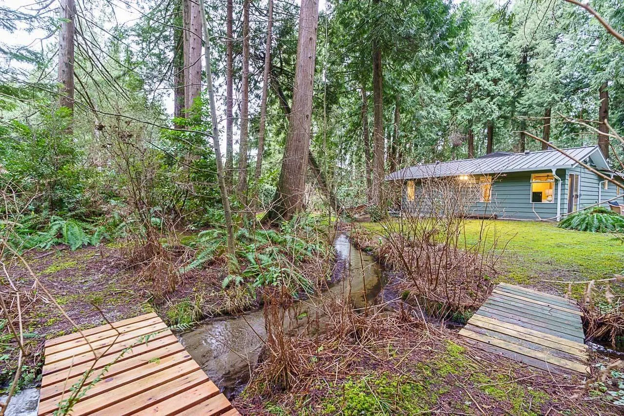 18 CLOVERMEADOW CRESCENT