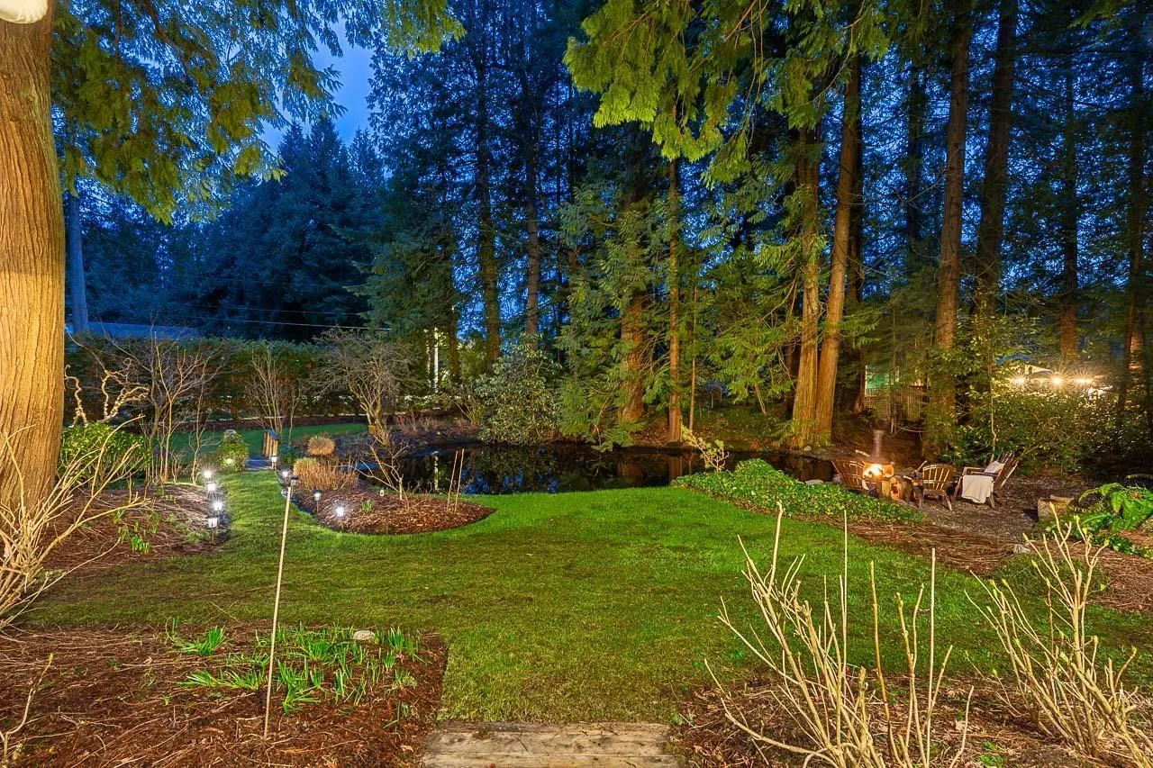 18 CLOVERMEADOW CRESCENT