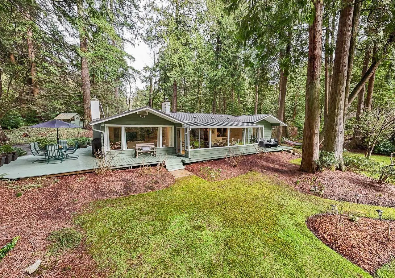 18 CLOVERMEADOW CRESCENT