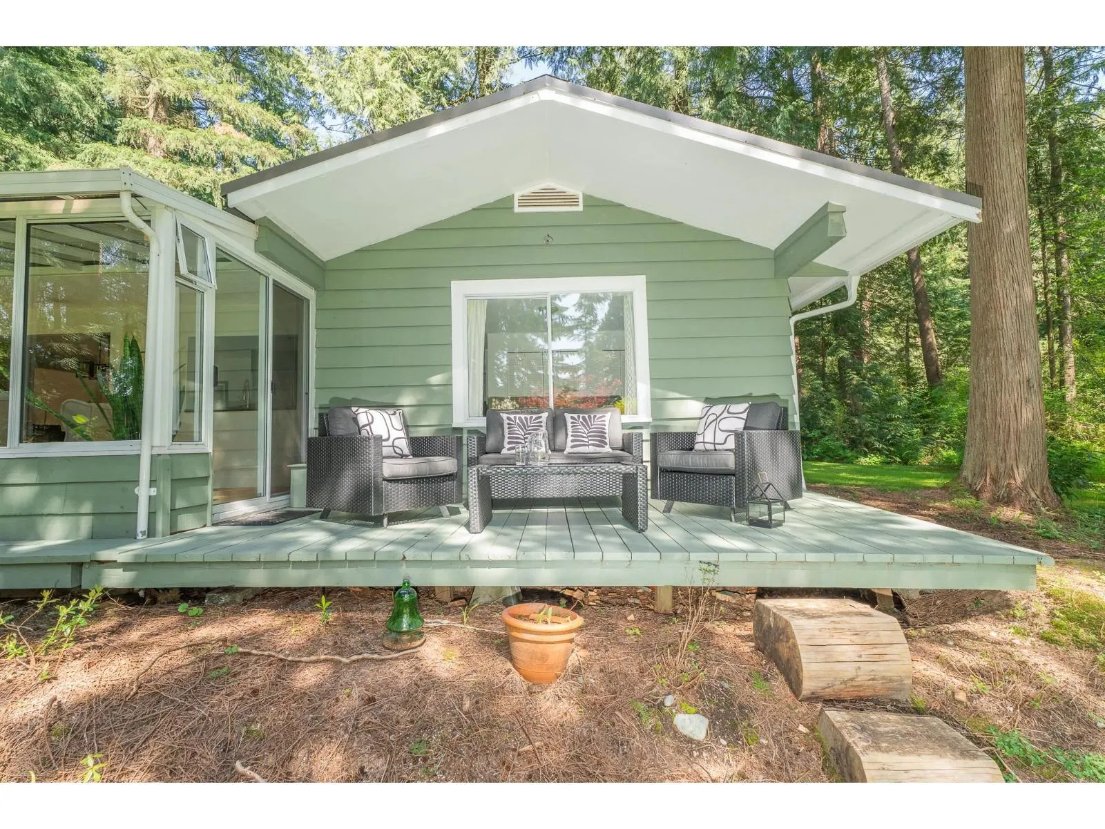 18 CLOVERMEADOW CRESCENT