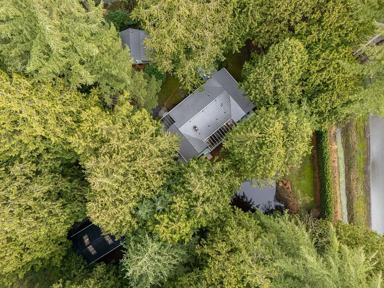 18 CLOVERMEADOW CRESCENT